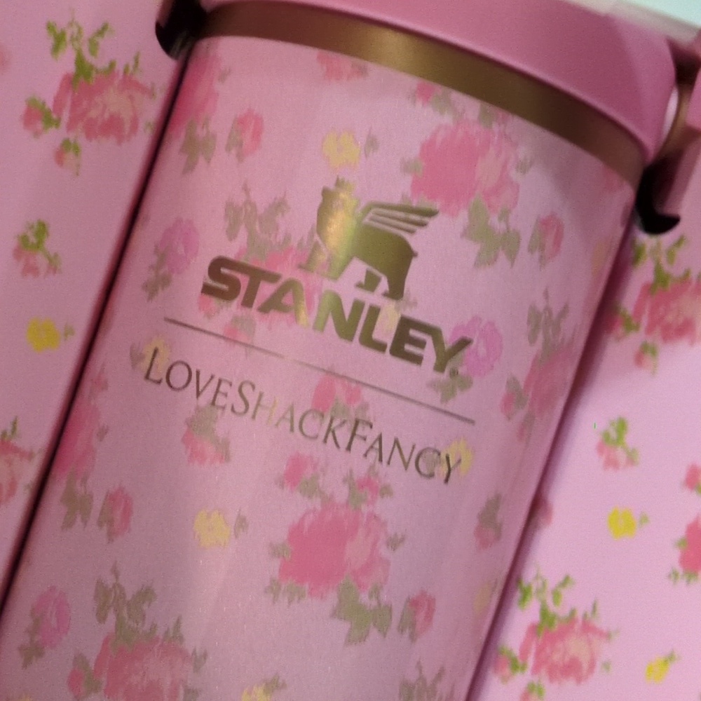 Stanley X Love shack Fancy 30oz.Flip Straw - Picture 5 of 6